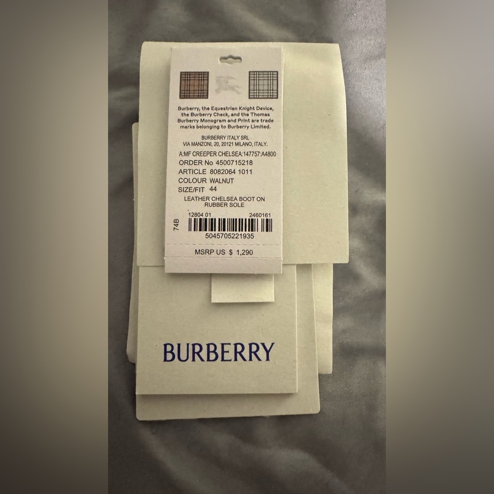 BURBERRY
Chelsea Boot in Walnut-hued leather
Mens EU 44 - Picture 12 of 12